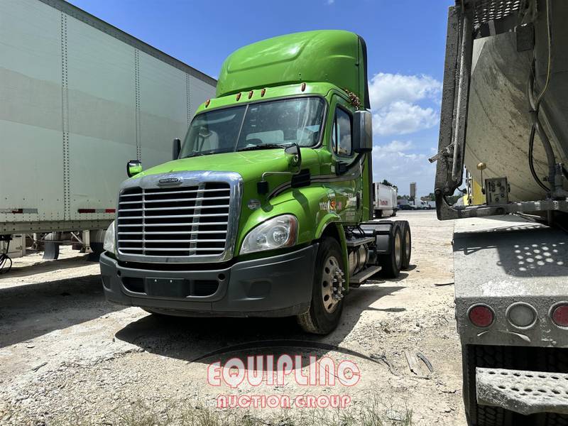 2016 Freightliner CASCADIA For Sale Day Cab ELAGGX8682