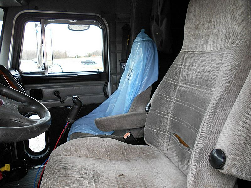 2003 Peterbilt 385
