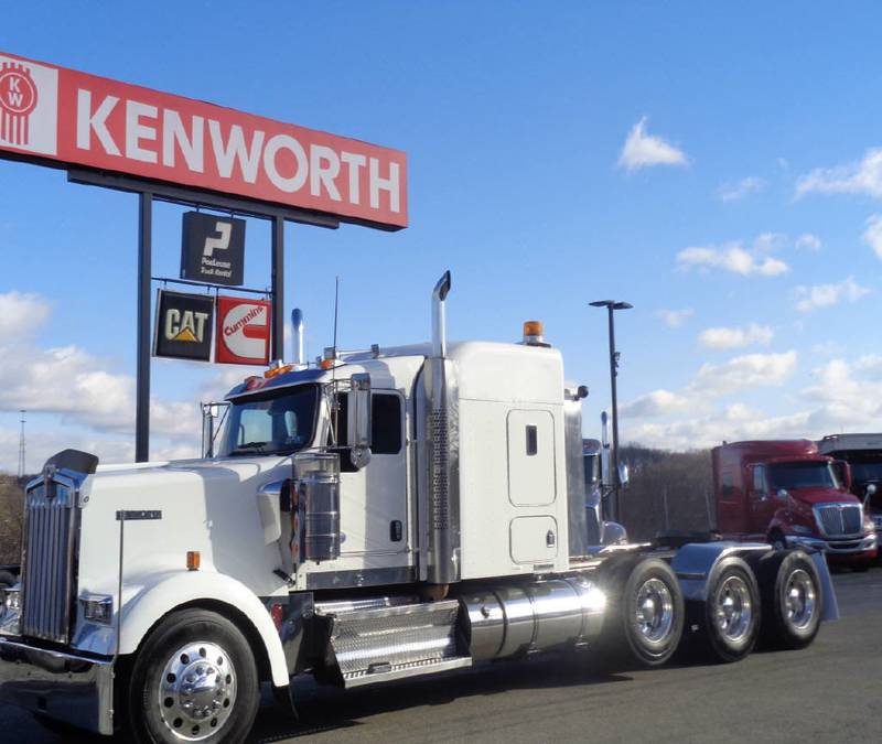 2011 Kenworth W900L