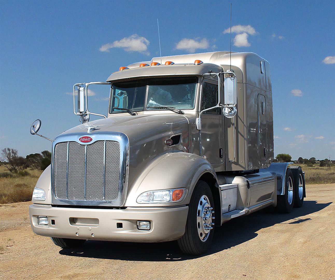 2012 Peterbilt 386 (For Sale) 70" Sleeper P5323T