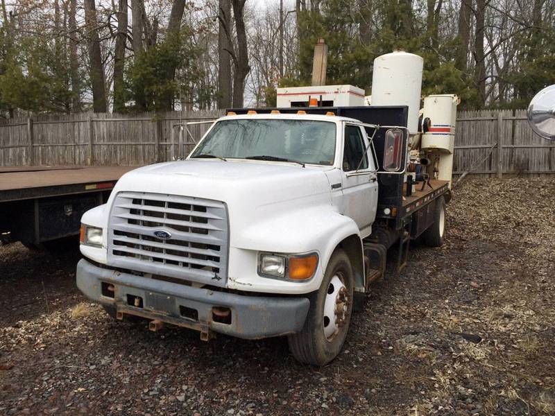 1999 Ford F800==