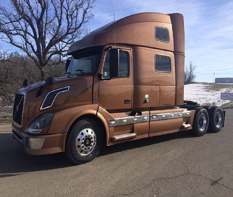 2013 Volvo VNL 780 (For Sale) Sleeper Truck C2606