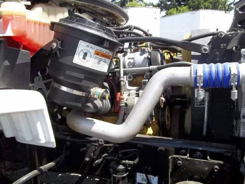 2007 freightliner m2 engine