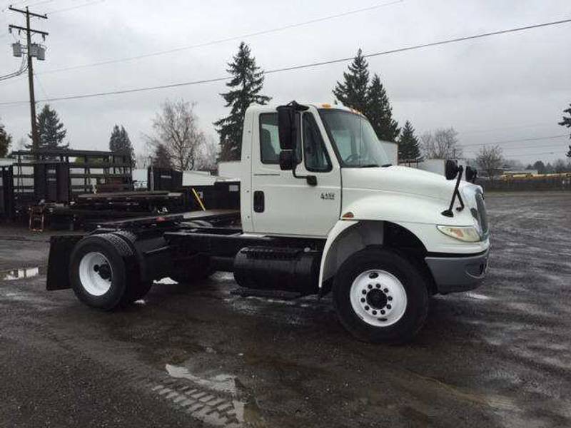 2006 International DuraStar 4400 For Sale DAY CAB TRACTOR 5693