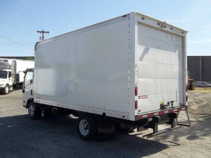 16ft 2011 Isuzu NPR HD 3 Ton Grip Truck