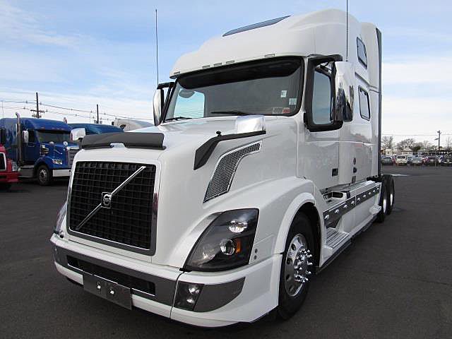 2016 Volvo VNL 780 (For Sale) 77" Sleeper 223934