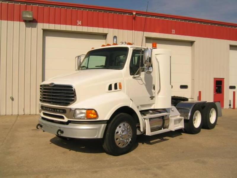 2005 STERLING TRUCK AT9500