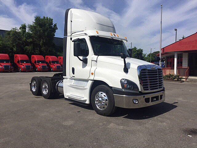 2014 Freightliner Cascadia 125 EV (For Sale) Semi Truck U1471