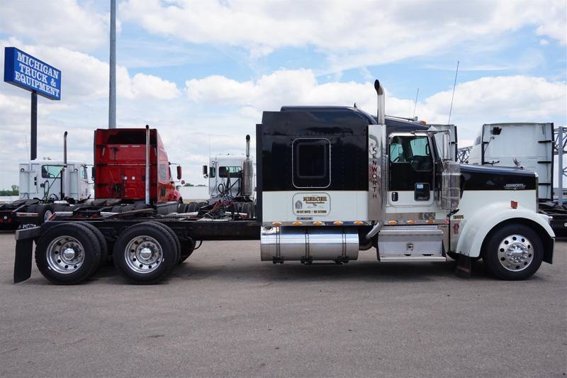 2007 Kenworth W900 For Sale | Mid Roof Sleeper | #5262