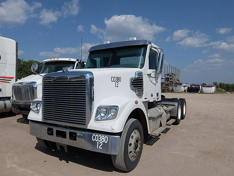 2012 Freightliner Coronado (For Sale) Semi Truck 8325