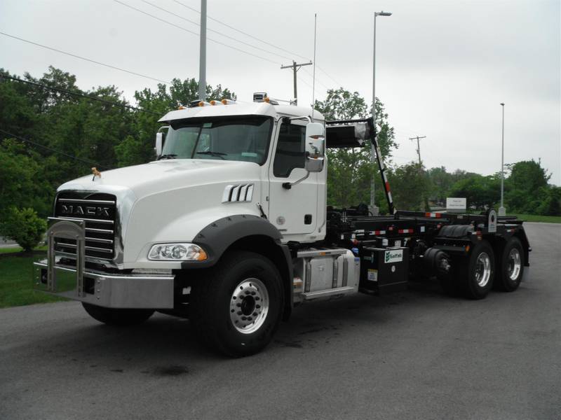 2019 Mack Granite GR64B (For Sale) | Roll-Off | #M19033