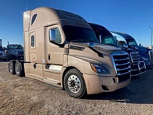 2020 Freightliner Cascadia - Sleeper Truck