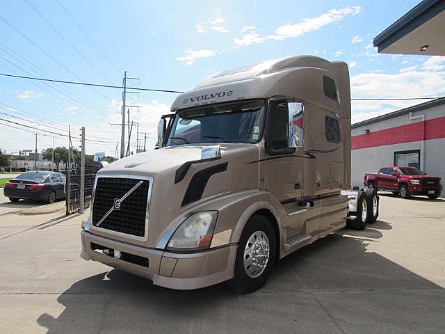 2013 Volvo VNL 780 For Sale 77" Sleeper 231691