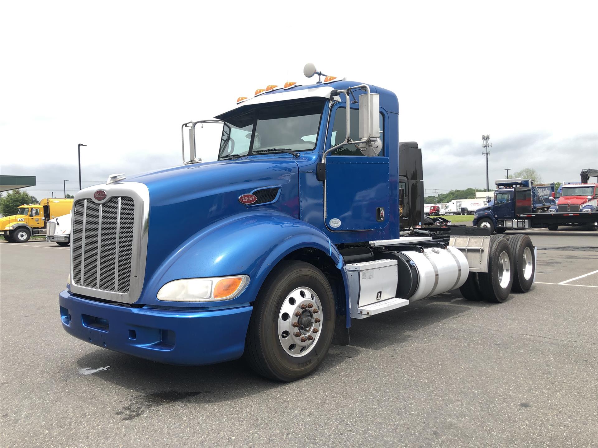 2014 Peterbilt 386 (For Sale) | Day Cab | UJ-3041