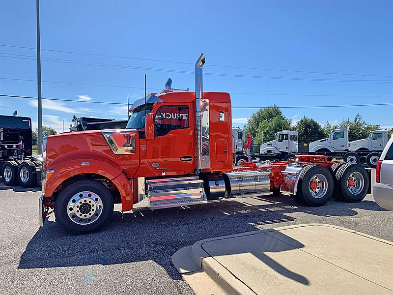 Kenworth W990 Sleeper Trucks