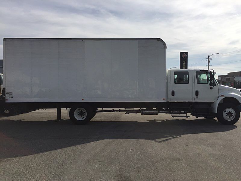 2015 International 4300 Crew Cab (For Sale) 26' Box Non CDL L733575X