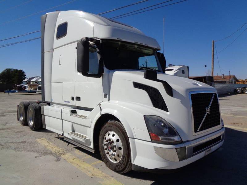 2016 Volvo VNL670 (For Sale) | Raised Roof Sleeper | #U7114