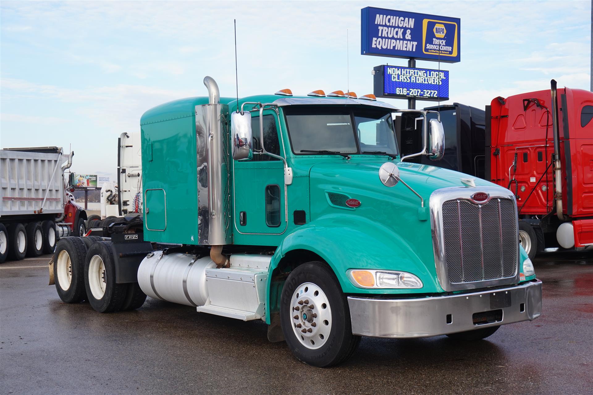 peterbilt sleeper 386 mattress size