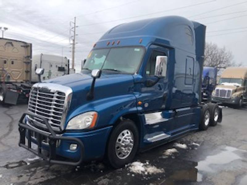 2016-freightliner-cascadia-for-sale-72-sleeper-5p3768