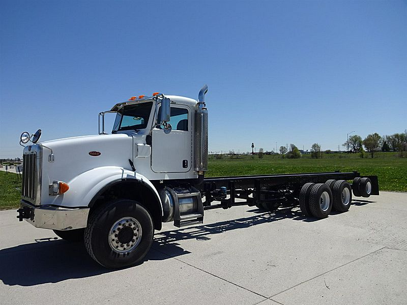 2005 Peterbilt 357 6x6 (For Sale) Cab & Chassis 5D858085