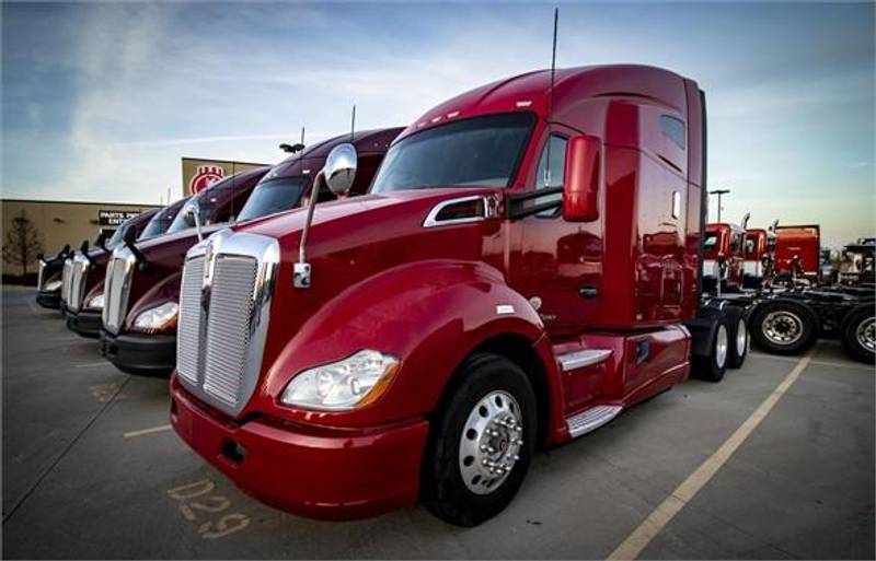 2015 Kenworth T680 (For Sale) | 76