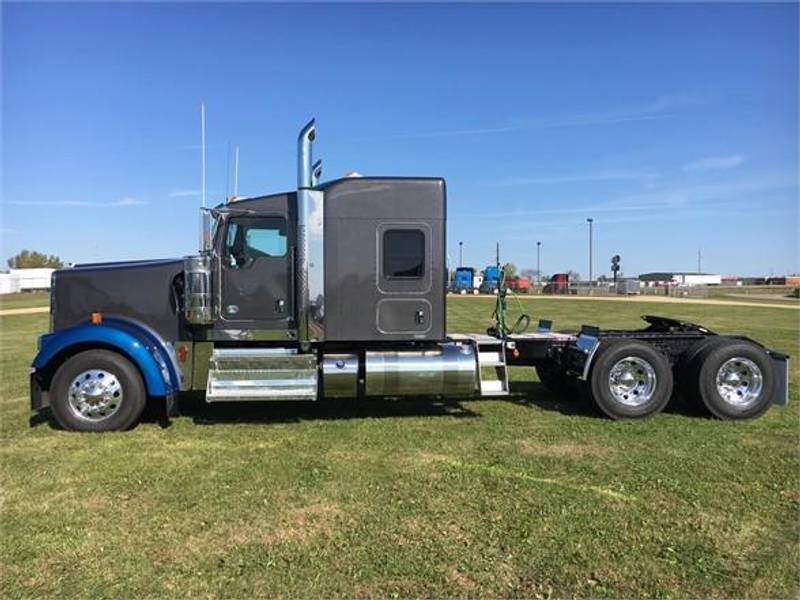 2020 Kenworth W900L (For Sale) | 72