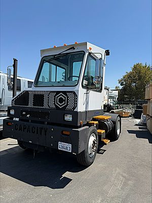 2022 Capacity TJ5000 - Day Cab