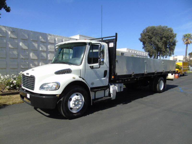 2014 Freightliner M2  24' STAKE