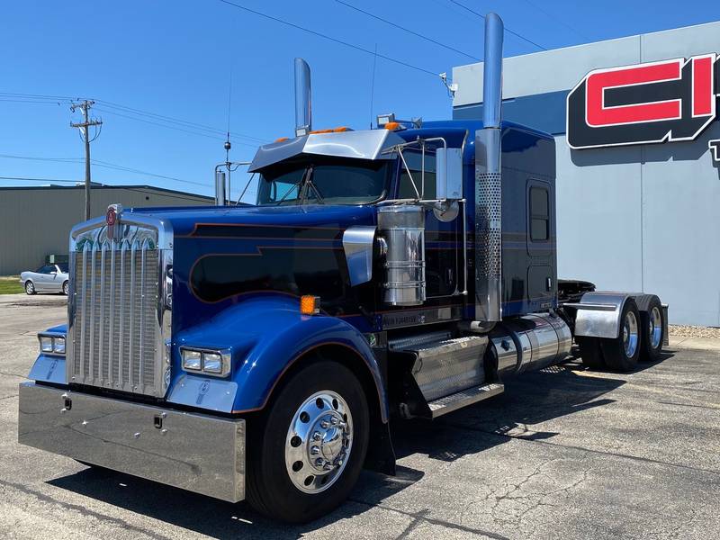 2015 Kenworth W900L (For Sale) | 72