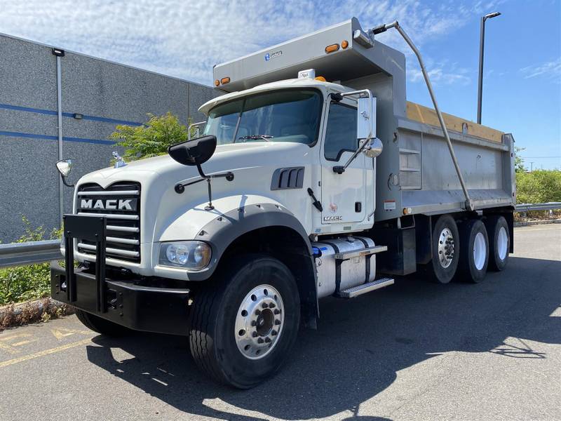 2017 Mack GU713 (For Sale) | Dump Truck | #UJ-3315