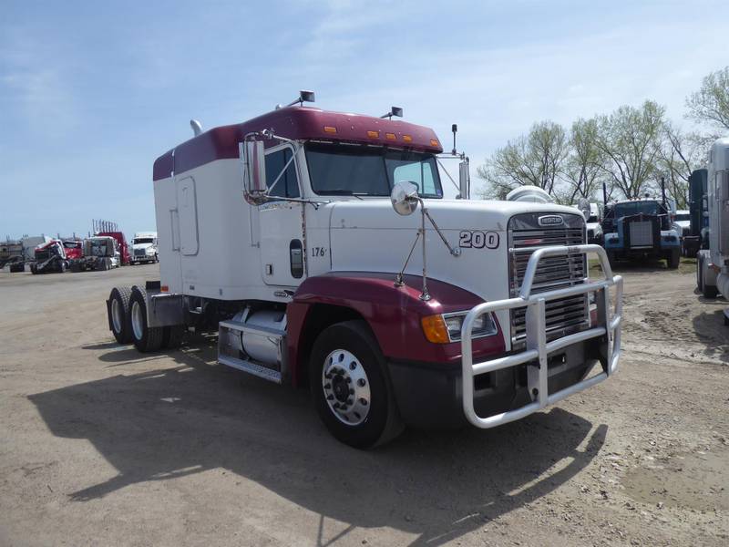 1997 Freightliner FLD120 (For Sale) | flat Sleeper | #9219