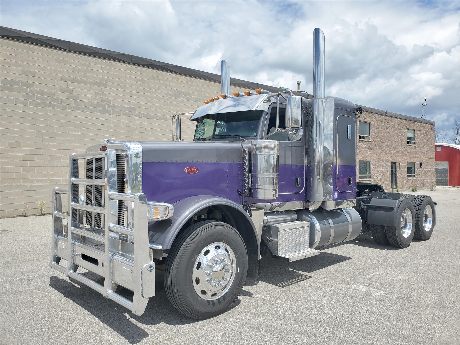 2017-peterbilt-389.2.jpg