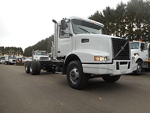 2016 Volvo VHD-64-T