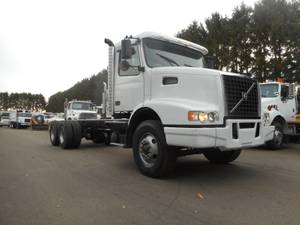 2017 Volvo VHD-64-T - Cab & Chassis