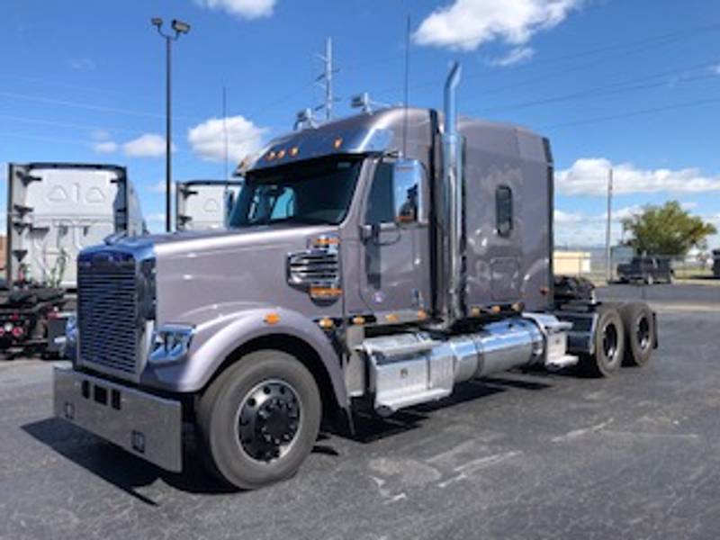 2021 Freightliner 122SD TRACTOR