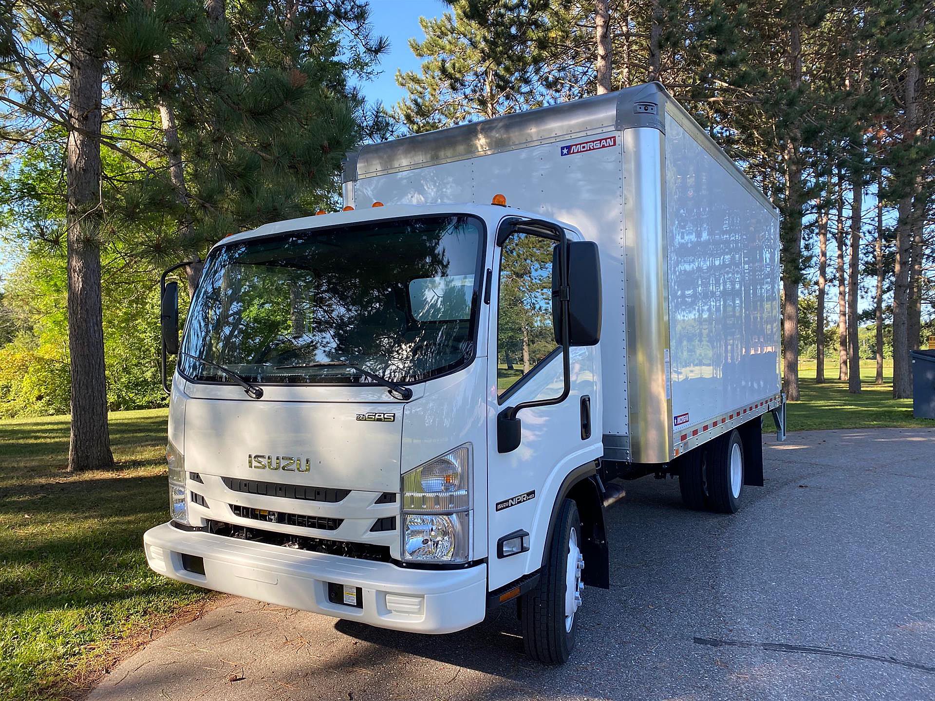 isuzu van 2020
