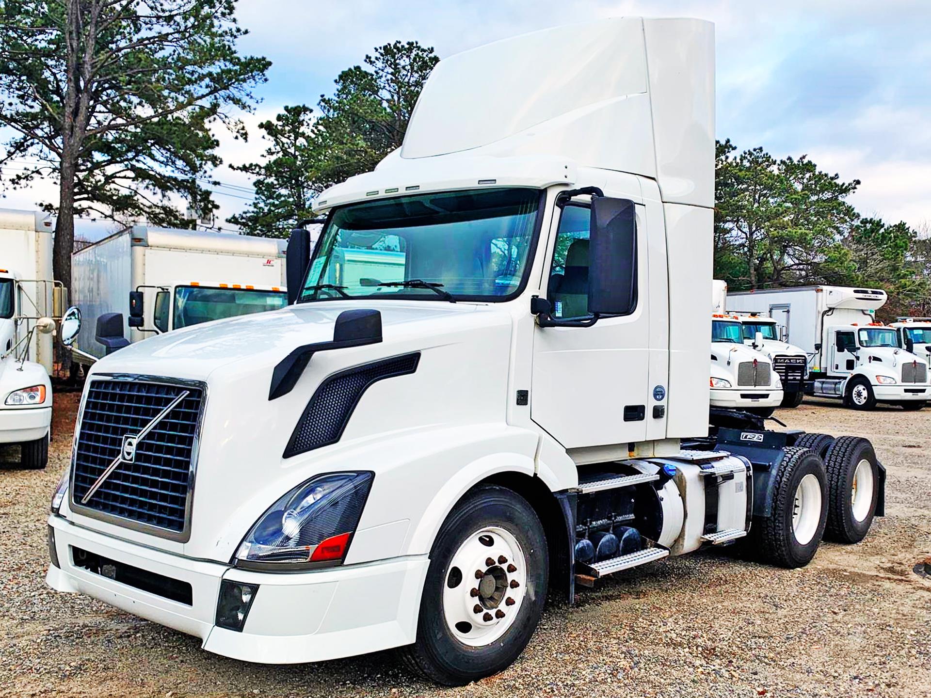 2014 Volvo VNL64T For Sale | Day Cab | #UJ-3446