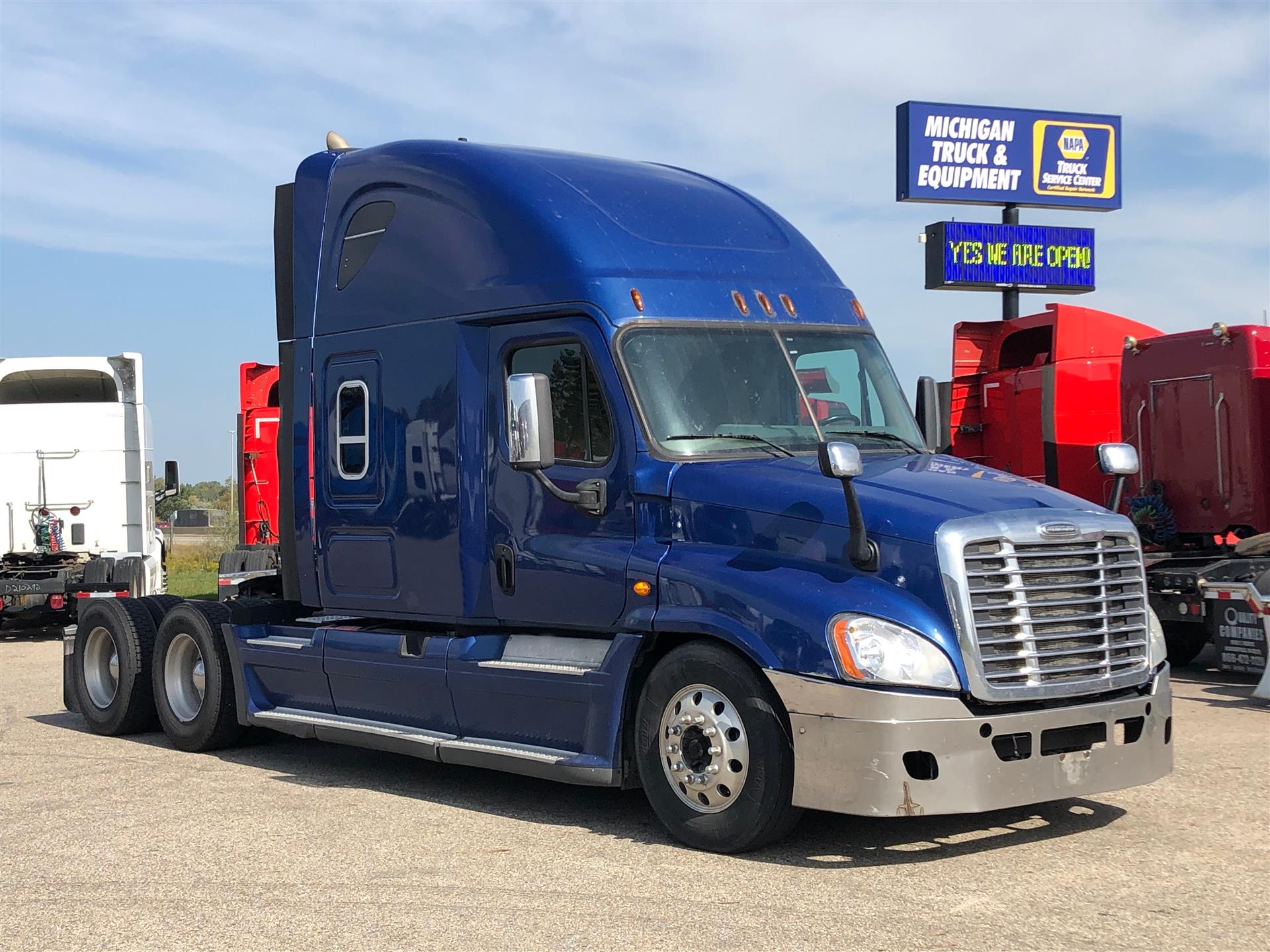 2014 Freightliner Cascadia (For Sale) | Condo Sleeper | #SW-FT8085