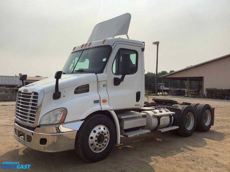 2010 Freightliner Cascadia (For Sale) | Day Cab | #2-10758 (1013)