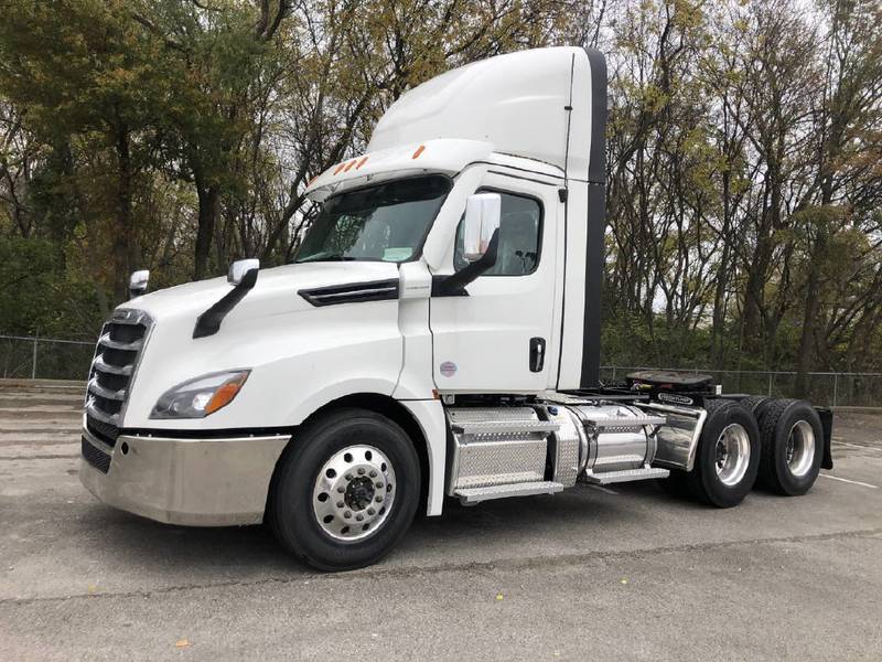 2021 Freightliner CA126DC (For Sale) | Daycab | #MLMA6891