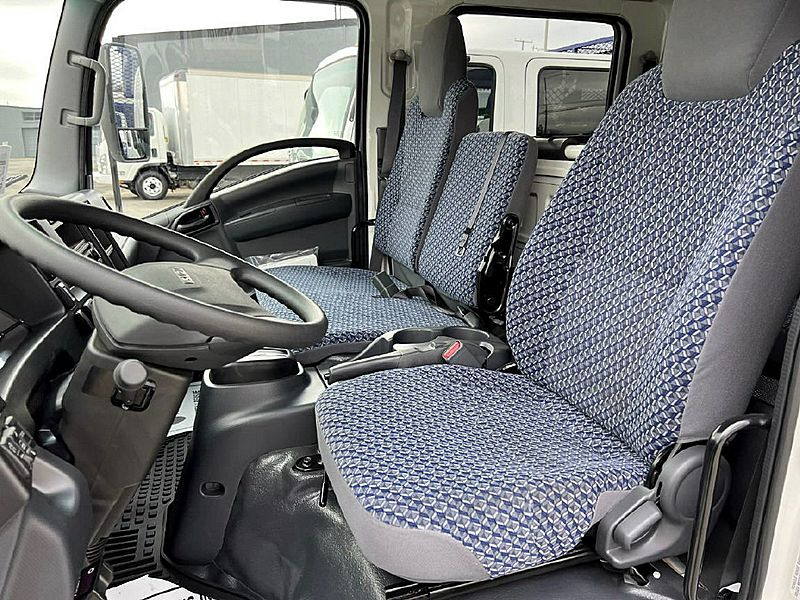 2024 Isuzu NPR HD (4) Door