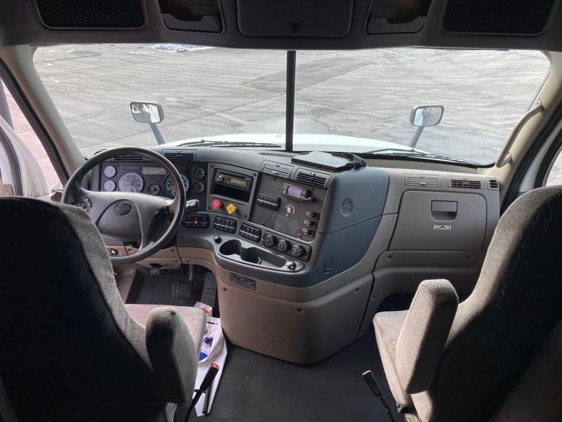 2016 Freightliner Cascadia (For Sale) | 72