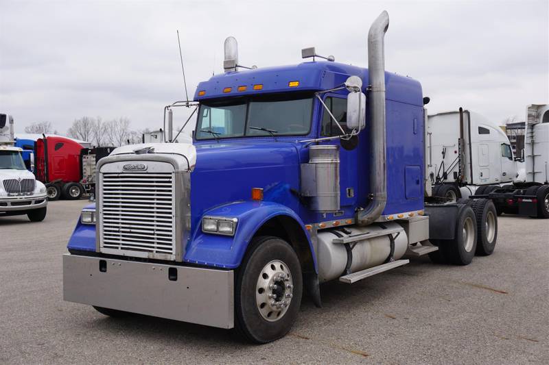 2007 Freightliner Classic (For Sale) | Flat Top Sleeper | #SW-X84119