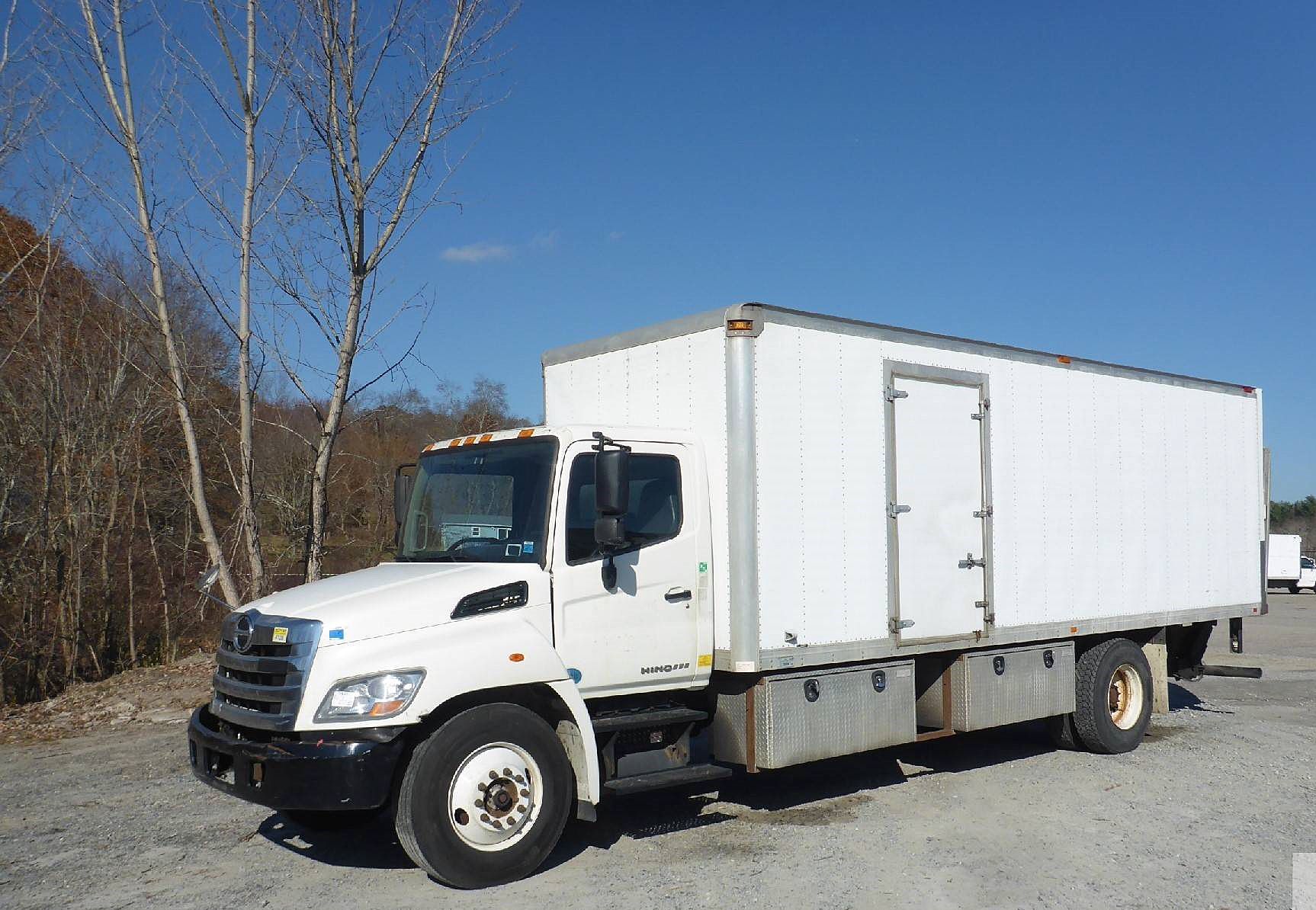 2013 Hino 338 (For Sale) 24' Box HD4S52466