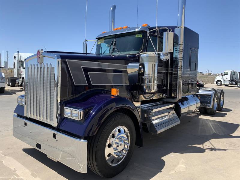 2022 Kenworth W900L (For Sale) | 72