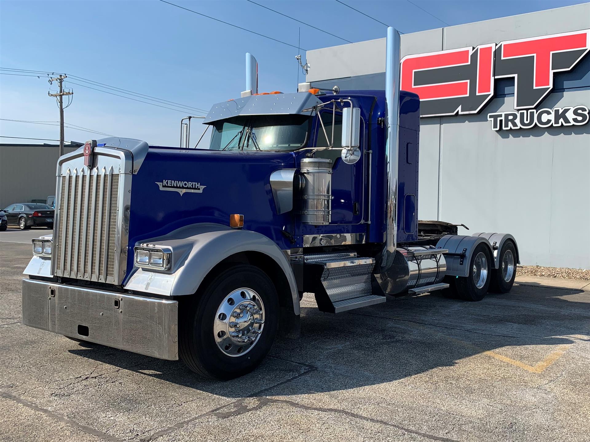 2006 Kenworth W900L (For Sale) 38" Sleeper UT101359