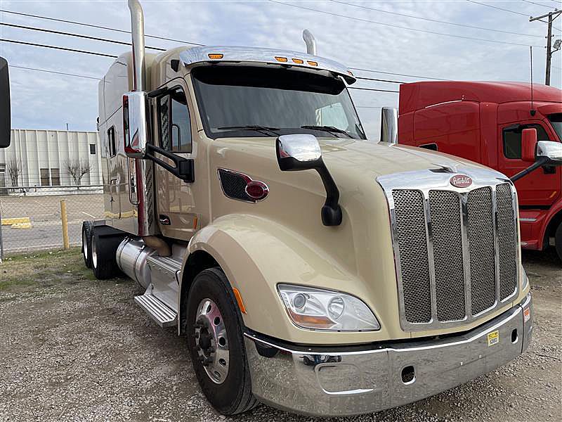 2017 Peterbilt 579 (For Sale) 80" Sleeper 246332