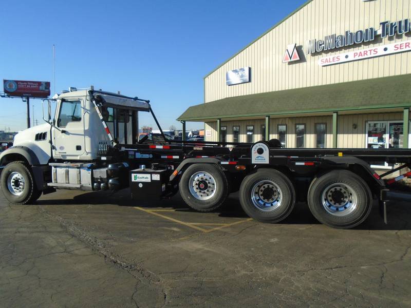 2021 Mack Granite GR84F (For Sale) | Daycab Sleeper | #M002023