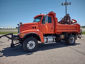2005 Sterling L8500 - Plow Truck