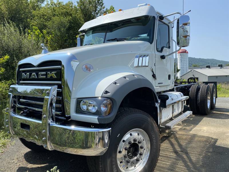 2022 Mack Gr64f Cab & Chassis